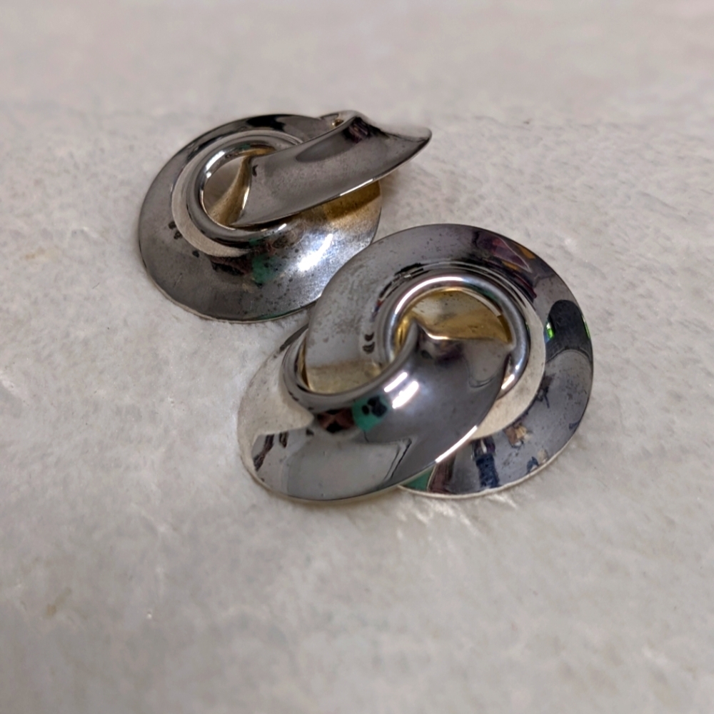 Vintage 80's Silvertone Knot Clip Earrings - Picture 6 of 7